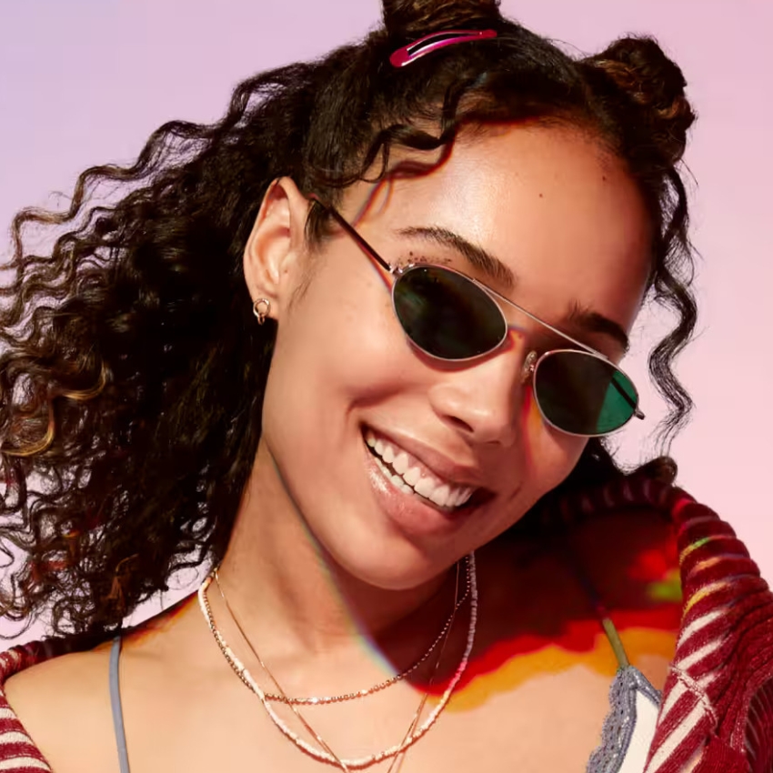 Girl wearing Y2K sunglasses